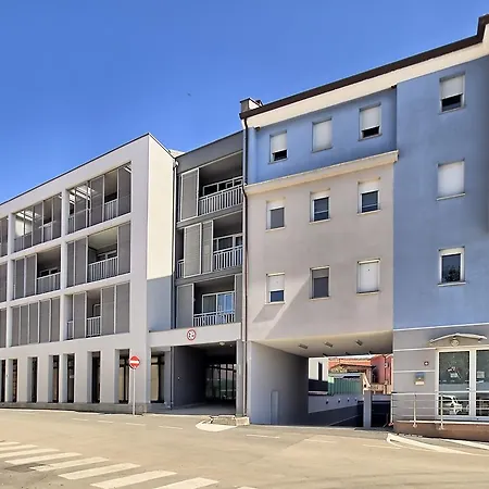 Summertime House With Apartment Umag Exterior photo