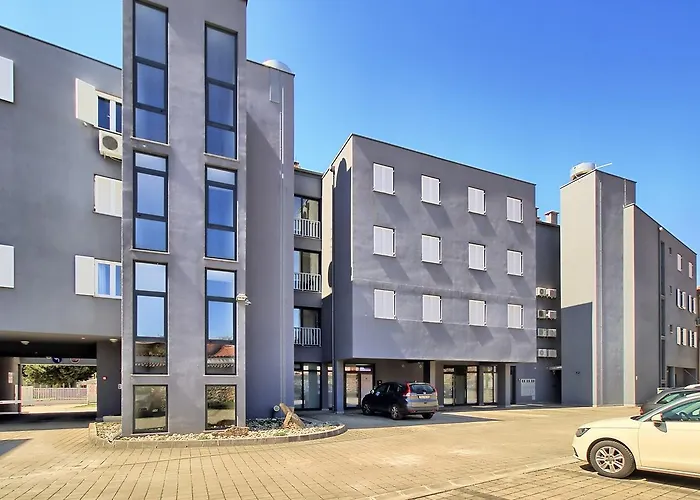 Summertime House With Apartment