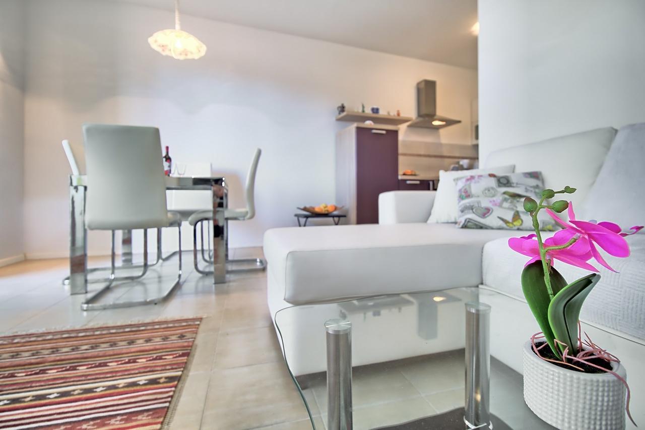 Apartment Summertime House With
